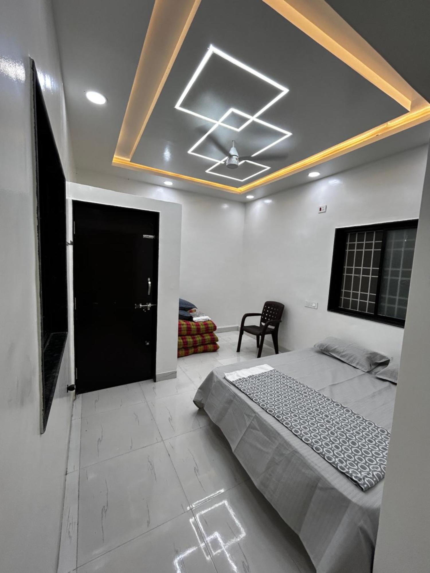 Vatavriksha Guest House,Akkalkot Akalkot Екстер'єр фото